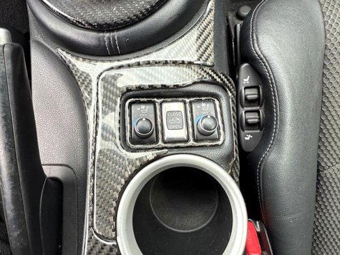 Used 2010 Nissan 370Z Touring image 19
