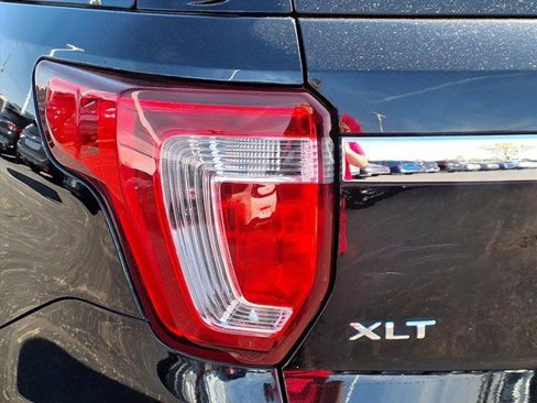 Used 2018 Ford Explorer XLT w/ Equipment Group 202A image 27