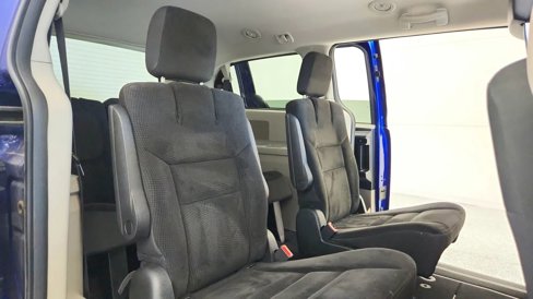 Used 2018 Dodge Grand Caravan SE w/ UConnect Hands-Free Group image 35