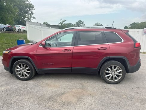 Used 2017 Jeep Cherokee Limited image 26