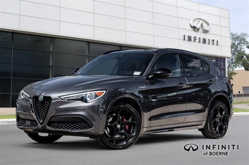 Used 2022 Alfa Romeo Stelvio Veloce image 1
