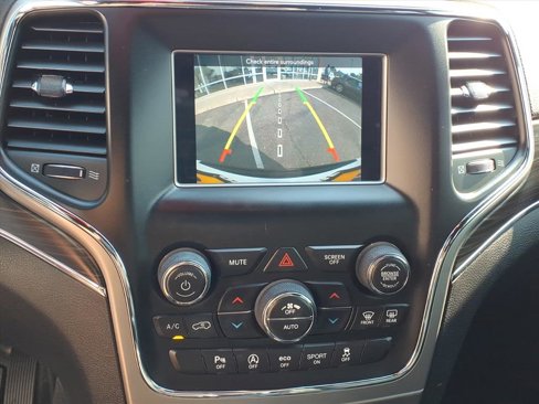 Used 2019 Jeep Grand Cherokee Limited image 18