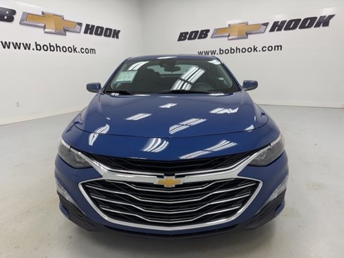 Used 2023 Chevrolet Malibu LT image 2