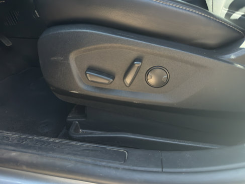 Used 2024 Ford Edge SEL image 10