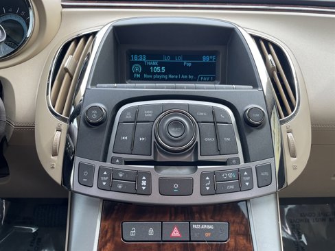 Used 2010 Buick LaCrosse CX image 29