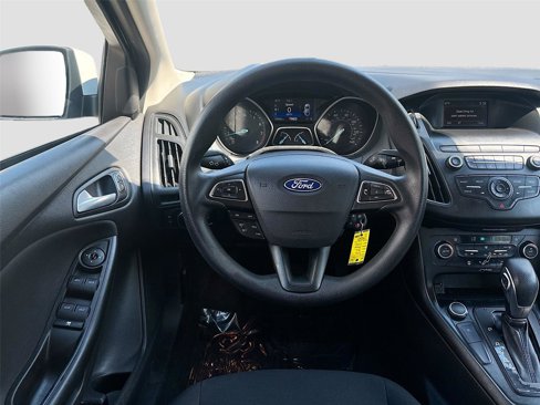 Used 2018 Ford Focus SE w/ SE Appearance Package image 23