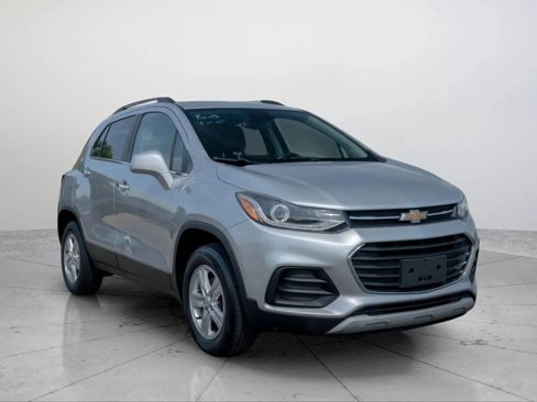Used 2018 Chevrolet Trax LT w/ LT Convenience Package image 1