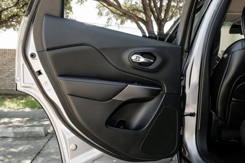 Used 2019 Jeep Cherokee Latitude Plus image 54