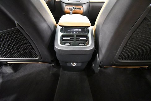 Used 2018 Volvo XC90 T6 Inscription w/ Convenience Package image 17