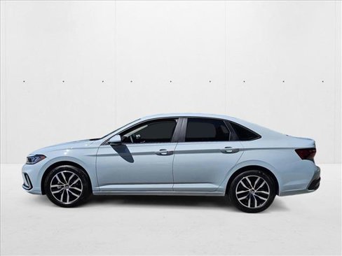 New 2025 Volkswagen Jetta SE image 5