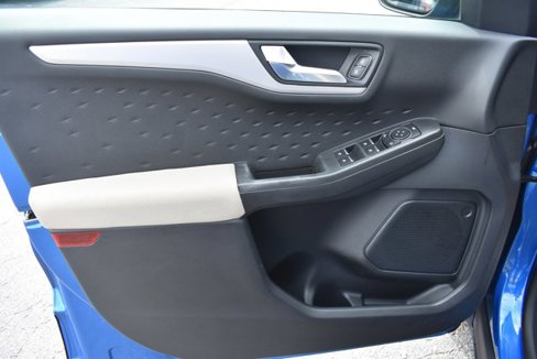 Used 2020 Ford Escape SE Sport image 12
