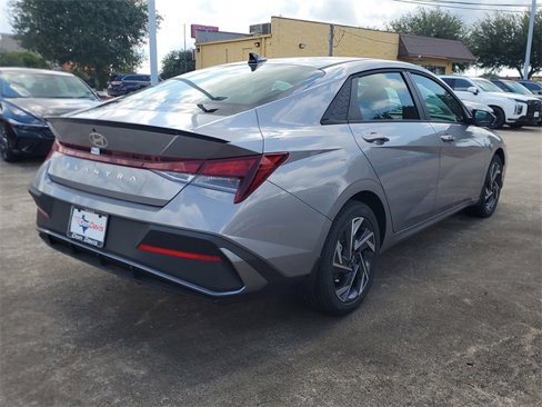 New 2025 Hyundai Elantra Sport image 3