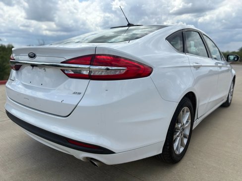 Used 2017 Ford Fusion SE image 8
