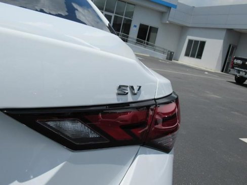 Used 2022 Nissan Sentra SV w/ Trunk Package image 9
