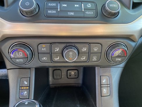 Used 2019 GMC Acadia Denali image 26