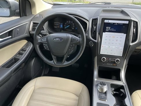 Used 2022 Ford Edge SEL w/ Convenience Package image 9