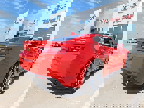 Used 2018 Chevrolet Camaro LT w/ RS Package image 4