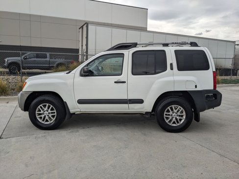 Used 2014 Nissan Xterra S image 2