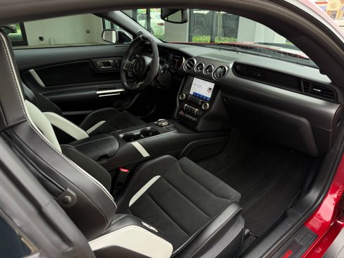 Used 2022 Ford Mustang Shelby GT500 w/ Technology Package image 29