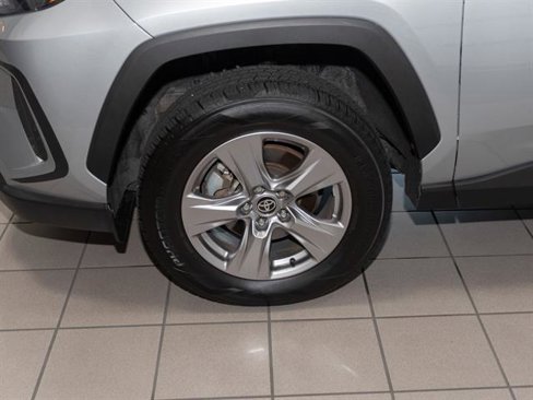 Used 2022 Toyota RAV4 XLE image 4
