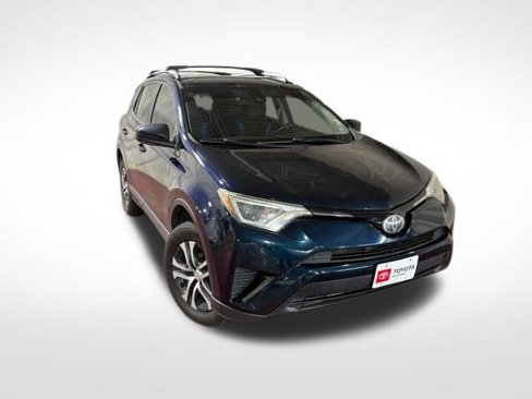 Used 2018 Toyota RAV4 LE image 21
