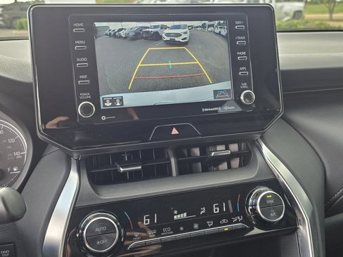 Used 2021 Toyota Venza LE w/ Carpet Mat Package (TMS) image 10