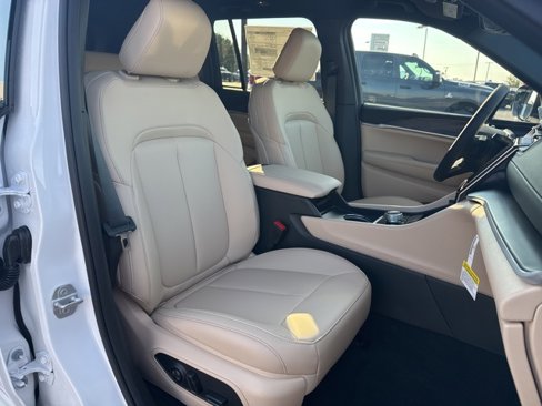 New 2025 Jeep Grand Cherokee Limited image 11