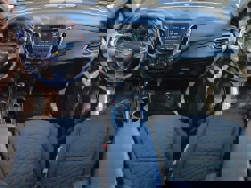 Used 2018 Chevrolet Equinox LT image 16