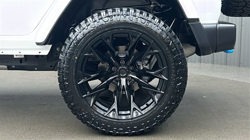 Used 2024 Jeep Wrangler Unlimited w/ Convenience Group image 12