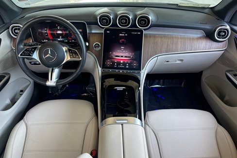 Used 2024 Mercedes-Benz GLC 300 4MATIC image 25