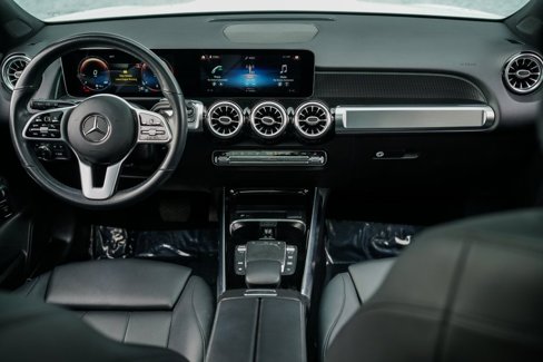 Used 2021 Mercedes-Benz GLB 250 w/ Premium Package image 20