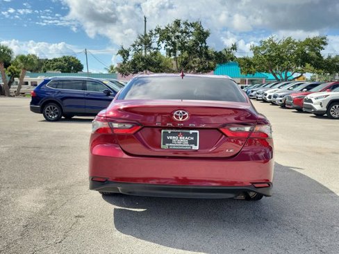 Used 2021 Toyota Camry LE image 5