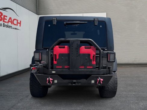 Used 2016 Jeep Wrangler Unlimited Rubicon w/ Connectivity Group image 14