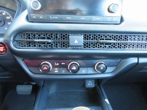 Used 2023 Honda HR-V LX image 15