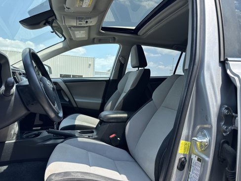 Used 2018 Toyota RAV4 XLE image 11