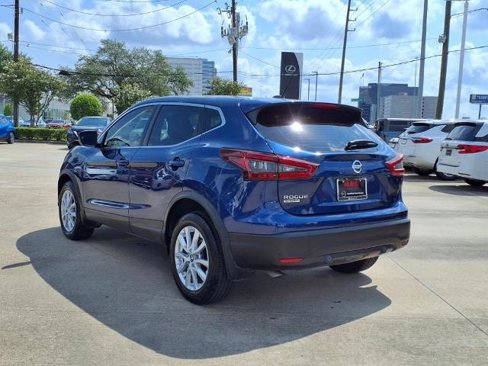 Certified 2022 Nissan Rogue Sport S image 3