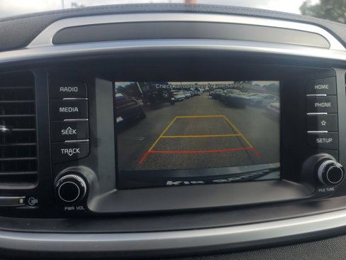 Used 2020 Kia Sorento LX image 23