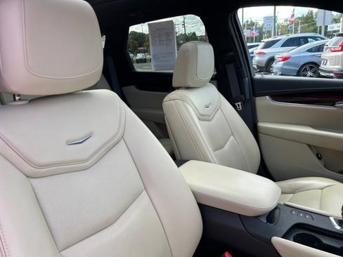 Used 2018 Cadillac XT5 Luxury w/ Driver Awareness Package image 26