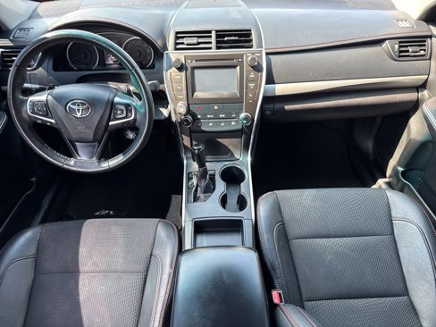 Used 2017 Toyota Camry SE image 21