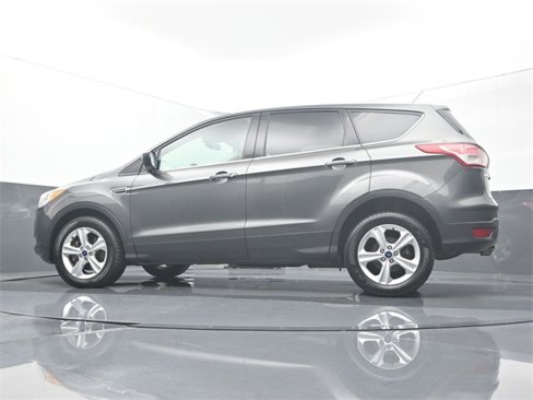 Used 2015 Ford Escape SE image 9