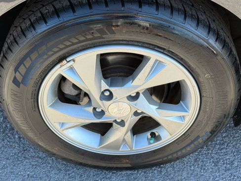 Used 2022 Hyundai Elantra SE image 20