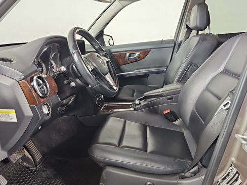 Used 2013 Mercedes-Benz GLK 350 4MATIC image 4