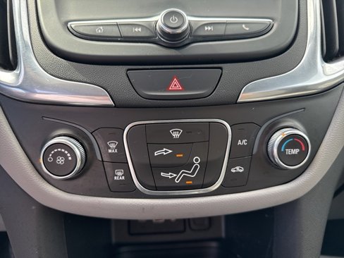 Used 2021 Chevrolet Equinox LS w/ LS Convenience Package image 27