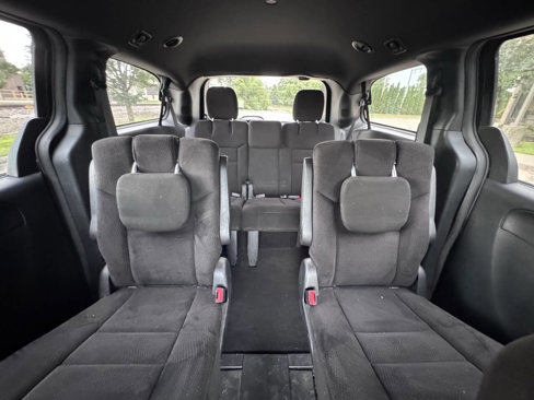 Used 2015 Dodge Grand Caravan SE w/ Quick Order Package 29E SE image 13