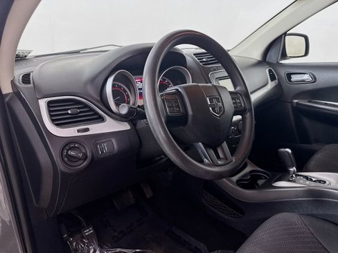 Used 2019 Dodge Journey SE image 9