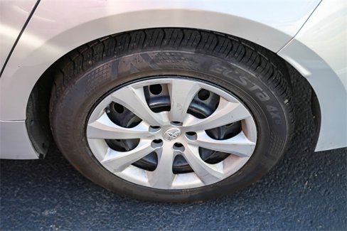 Used 2022 Toyota Corolla LE image 9