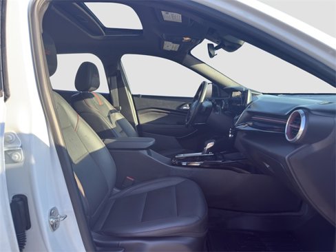 Used 2024 Chevrolet Trax RS w/ Sunroof Package image 17