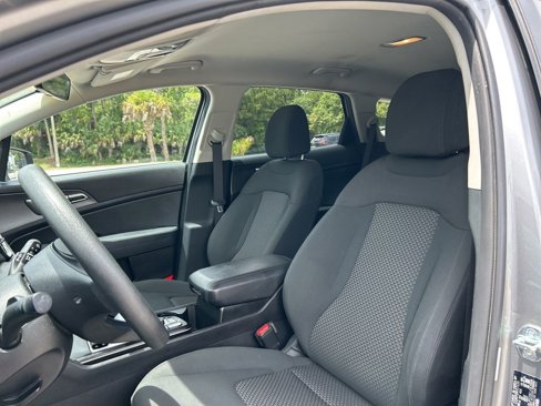Used 2023 Kia Sportage LX image 14