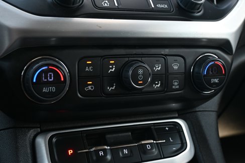 Used 2023 GMC Acadia SLT image 26