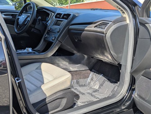 Used 2017 Ford Fusion S image 10